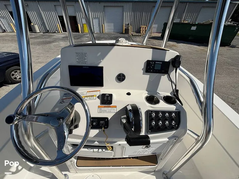 Slide: The Image of NauticStar 231 Hyrid 2023 - 16677440
