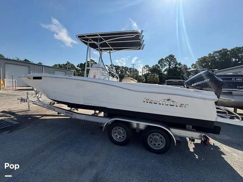 Slide: The Image of NauticStar 231 Hyrid 2023 - 16677419