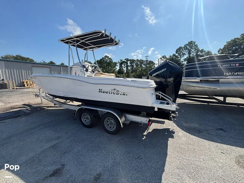 Slide: The Image of NauticStar 231 Hyrid 2023 - 16677417