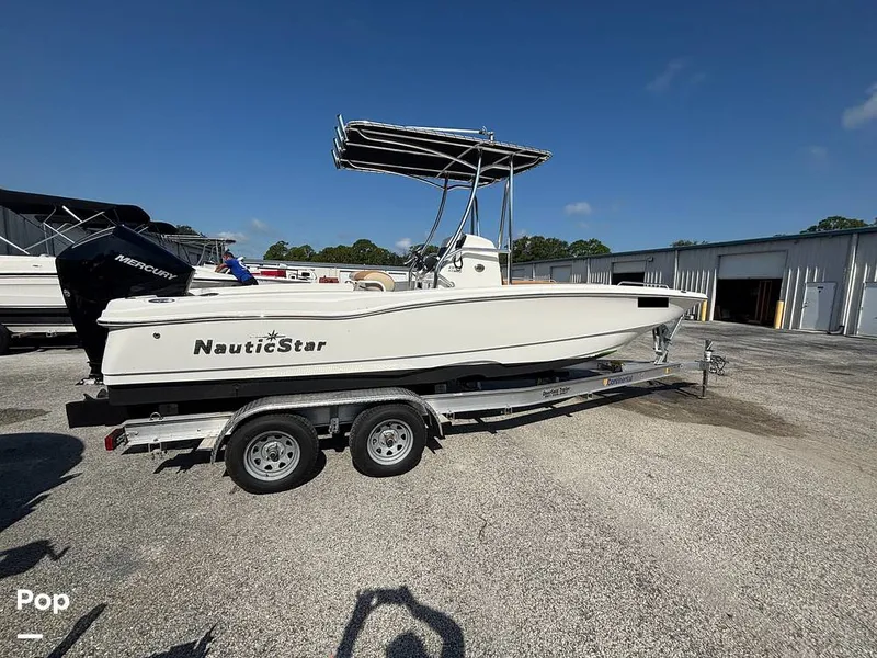 Slide: The Image of NauticStar 231 Hyrid 2023 - 16677411