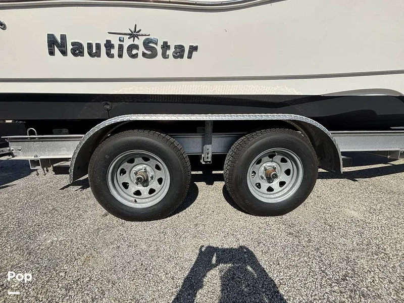 Slide: The Image of NauticStar 231 Hyrid 2023 - 16677412