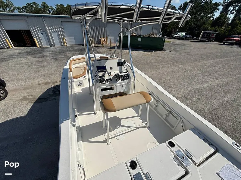 Slide: The Image of NauticStar 231 Hyrid 2023 - 16677425