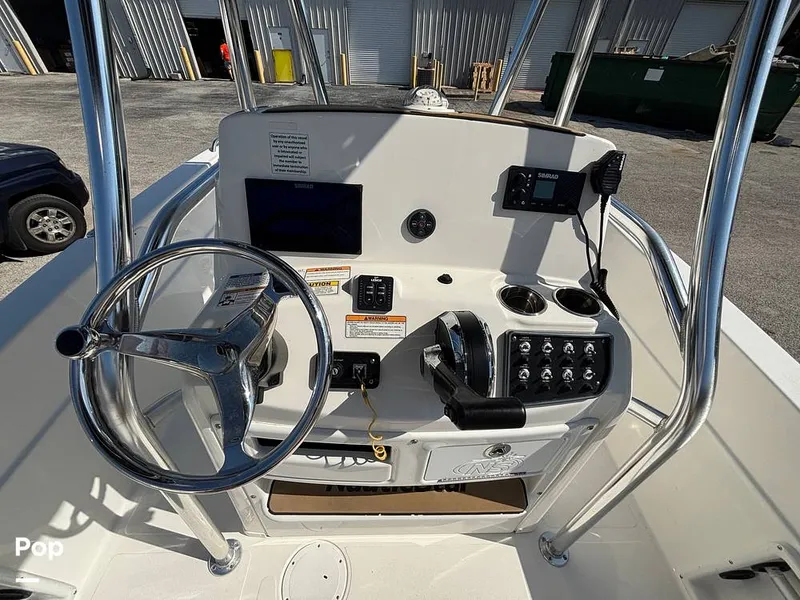Slide: The Image of NauticStar 231 Hyrid 2023 - 16677437