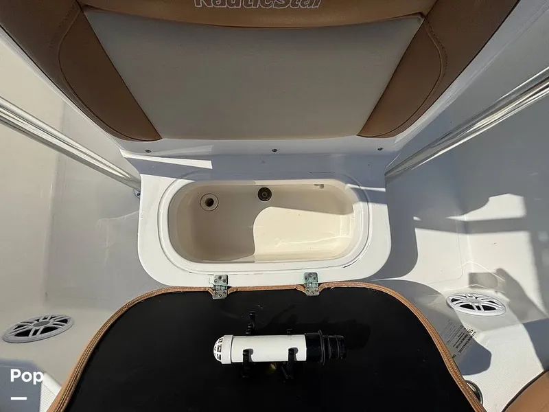 Slide: The Image of NauticStar 231 Hyrid 2023 - 16677450