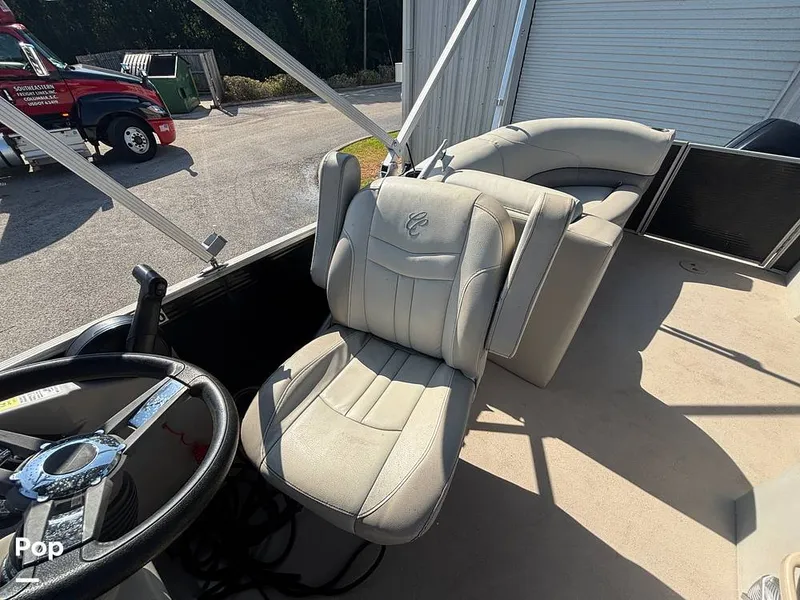 Slide: The Image of Cypress Cay Seabreeze 232 Freedom 2023 - 16678287