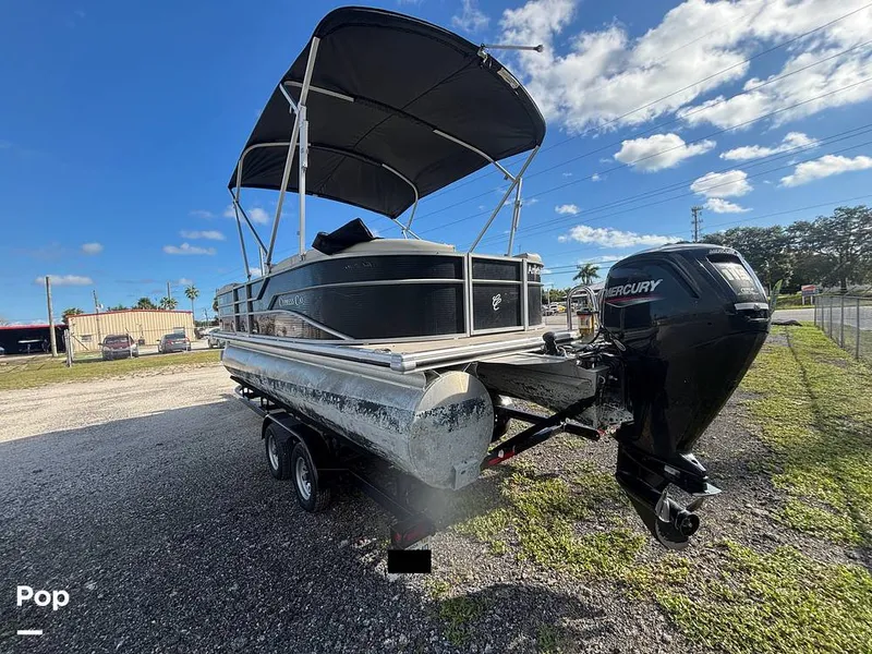 Slide: The Image of Cypress Cay Seabreeze 232 Freedom 2023 - 16854450