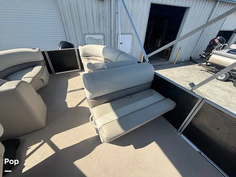 Slide: The Image of Cypress Cay Seabreeze 232 Freedom 2023 - 16678294
