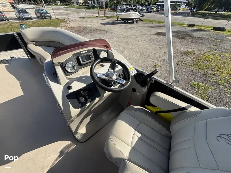 Slide: The Image of Cypress Cay Seabreeze 232 Freedom 2023 - 16854535