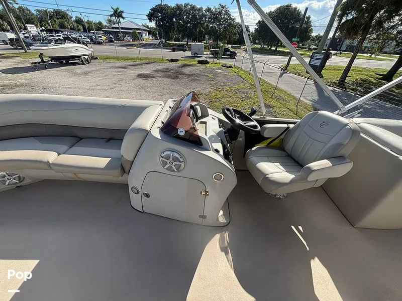 Slide: The Image of Cypress Cay Seabreeze 232 Freedom 2023 - 16854531