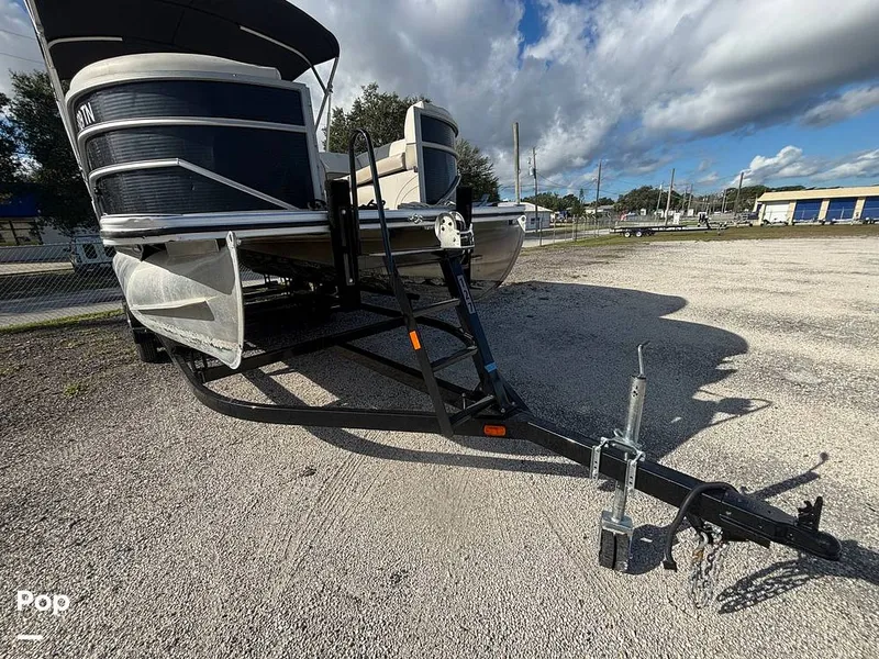 Slide: The Image of Cypress Cay Seabreeze 232 Freedom 2023 - 16854471