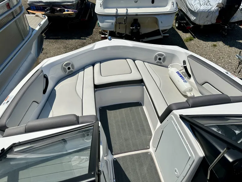 Slide: The Image of Yamaha 190 AR 2023 - 10