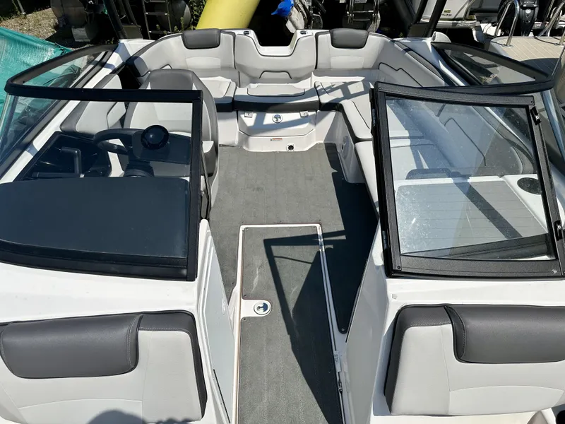 Slide: The Image of Yamaha 190 AR 2023 - 13