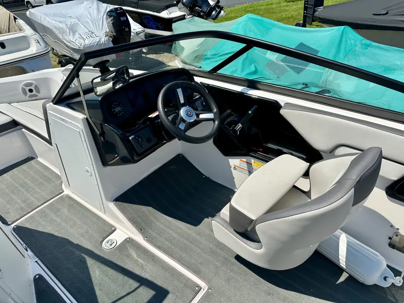 Slide: The Image of Yamaha 190 AR 2023 - 14