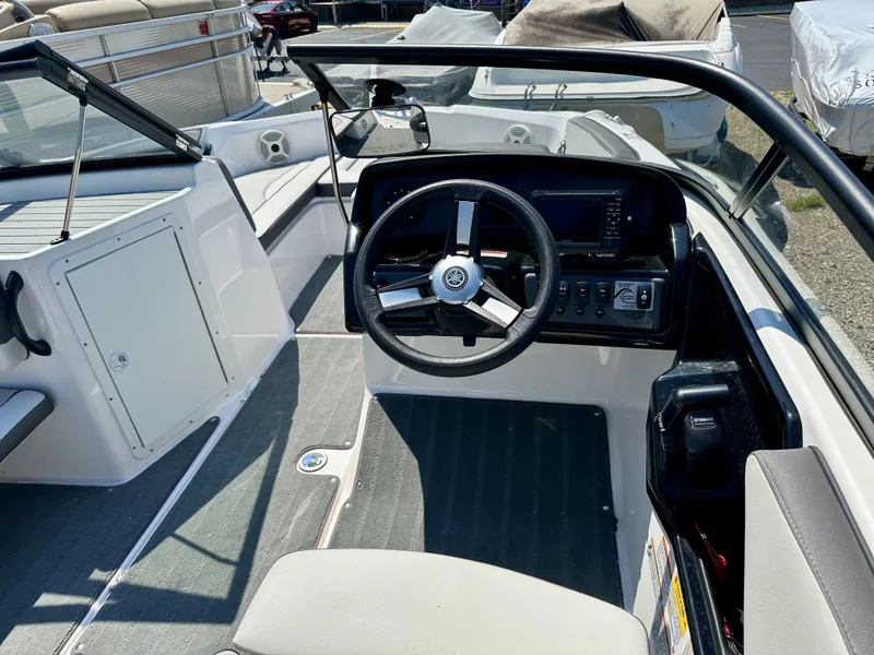 Slide: The Image of Yamaha 190 AR 2023 - 15