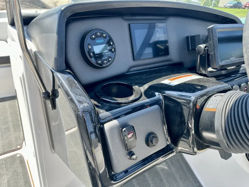 Slide: The Image of Yamaha 190 AR 2023 - 17