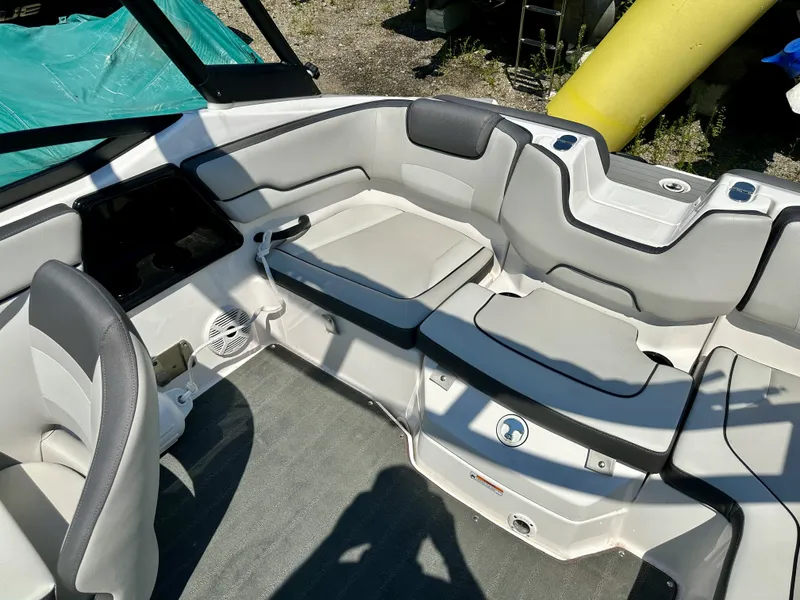 Slide: The Image of Yamaha 190 AR 2023 - 18