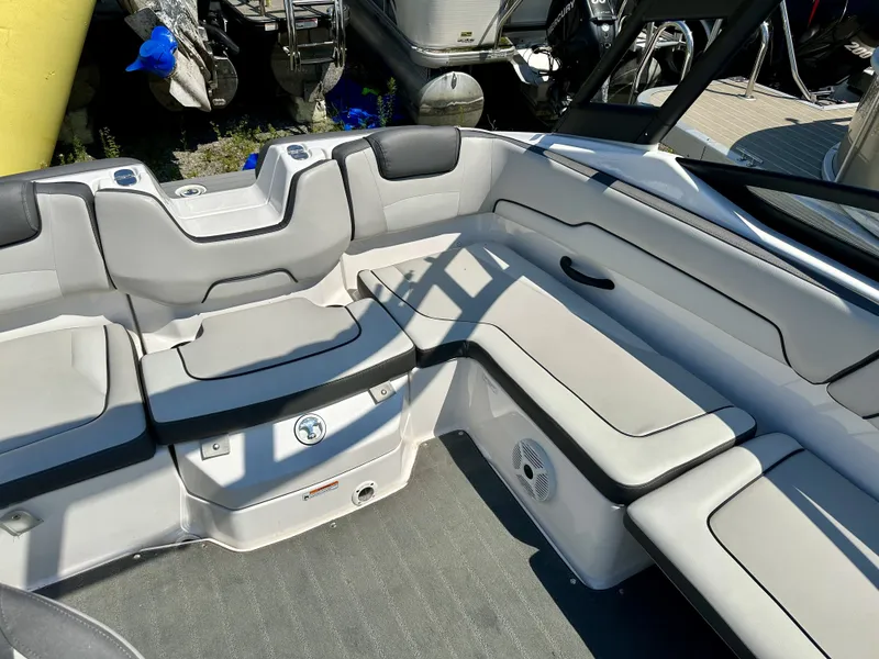 Slide: The Image of Yamaha 190 AR 2023 - 19