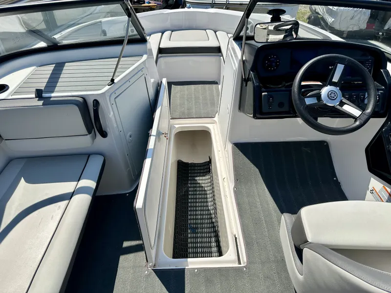 Slide: The Image of Yamaha 190 AR 2023 - 23