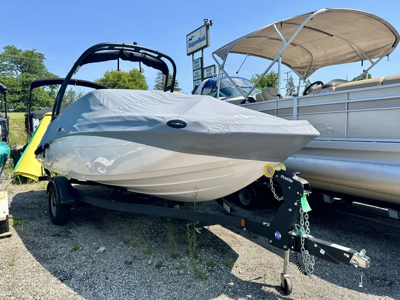 Slide: The Image of Yamaha 190 AR 2023 - 3