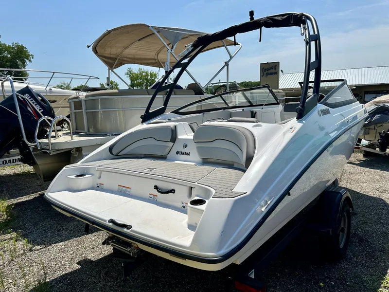 Slide: The Image of Yamaha 190 AR 2023 - 4