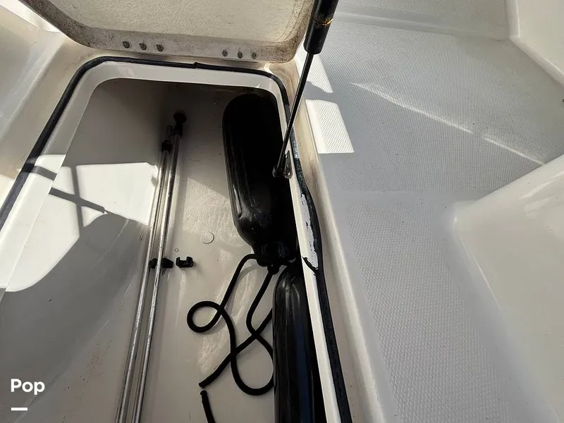 Slide: The Image of Bayliner VR6 2023 - 16679926