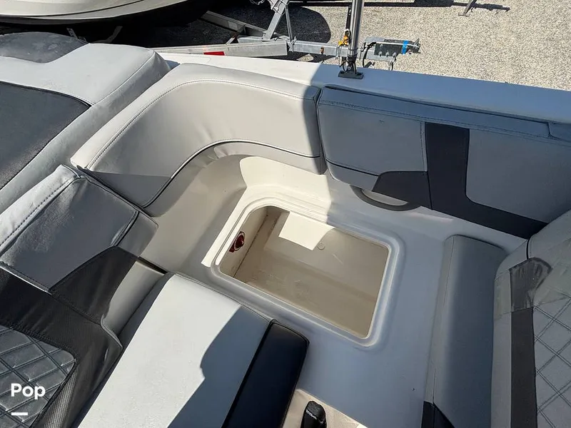 Slide: The Image of Bayliner VR6 2023 - 16679890