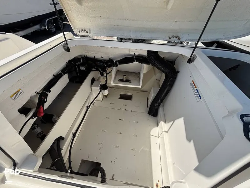 Slide: The Image of Bayliner VR6 2023 - 16679898