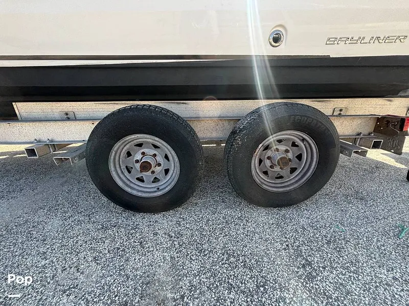 Slide: The Image of Bayliner VR6 2023 - 16679863