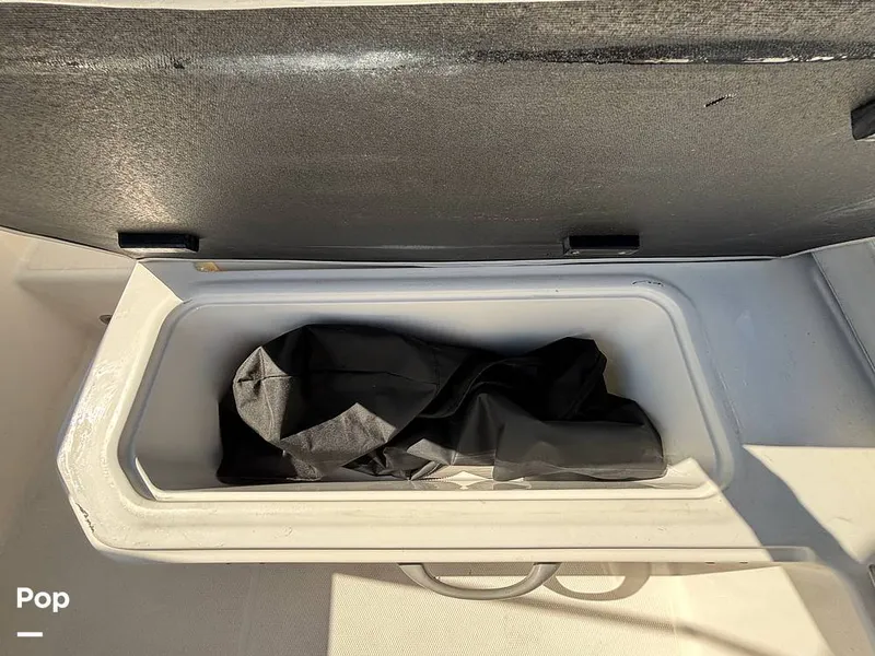 Slide: The Image of Bayliner VR6 2023 - 16679892