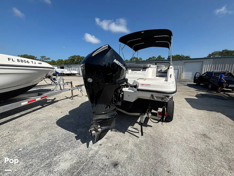 Slide: The Image of Bayliner VR6 2023 - 16679868