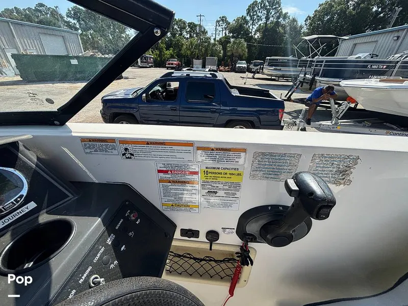 Slide: The Image of Bayliner VR6 2023 - 16679919