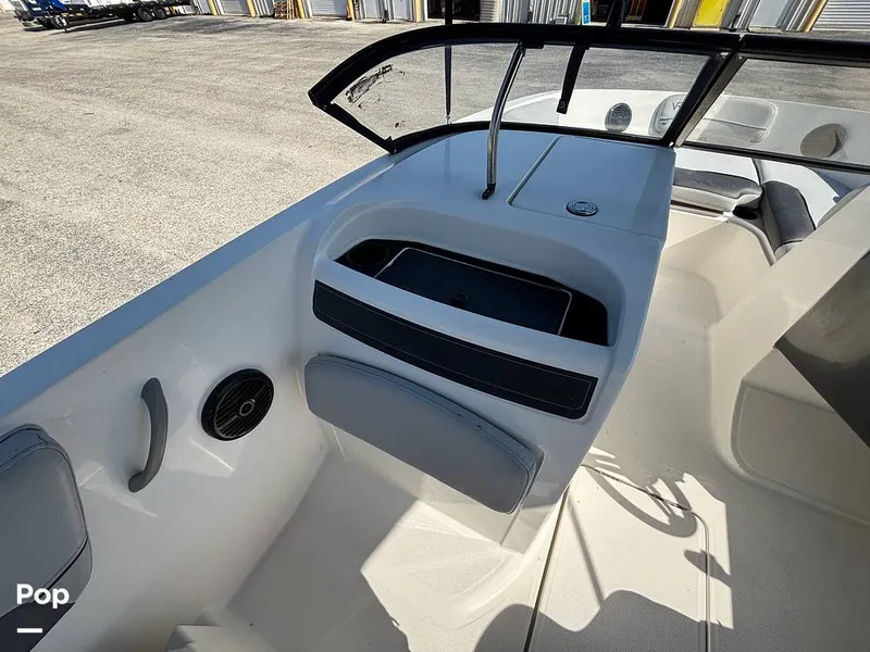 Slide: The Image of Bayliner VR6 2023 - 16679913