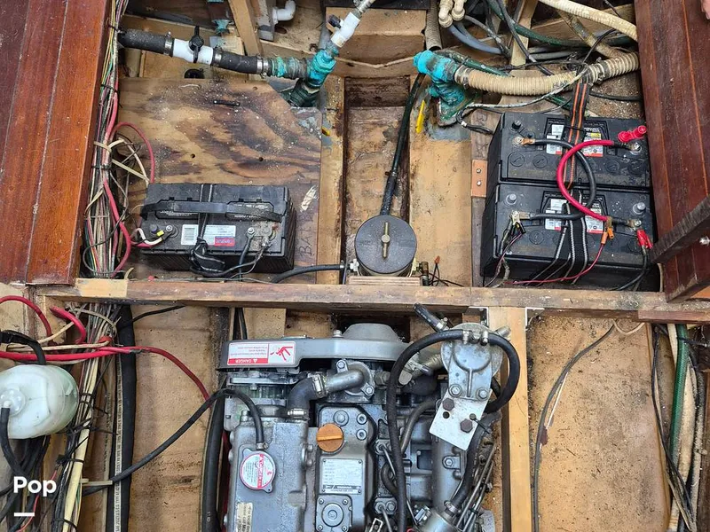 Slide: The Image of Easy Engine And Batter Access - 16736649