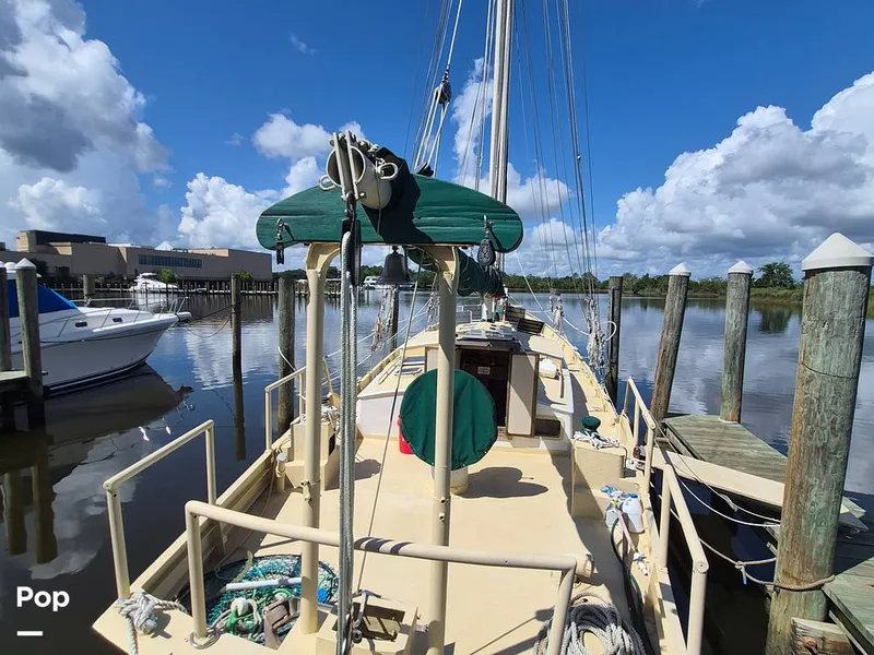 Slide: The Image of Spacious Deck - 16736584