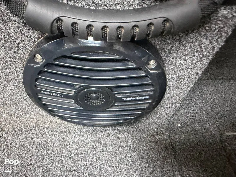 Slide: The Image of Crestliner Raptor 1750 2020 - 16698613