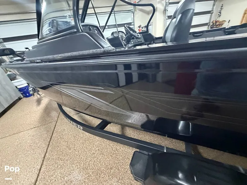 Slide: The Image of Crestliner Raptor 1750 2020 - 16698598