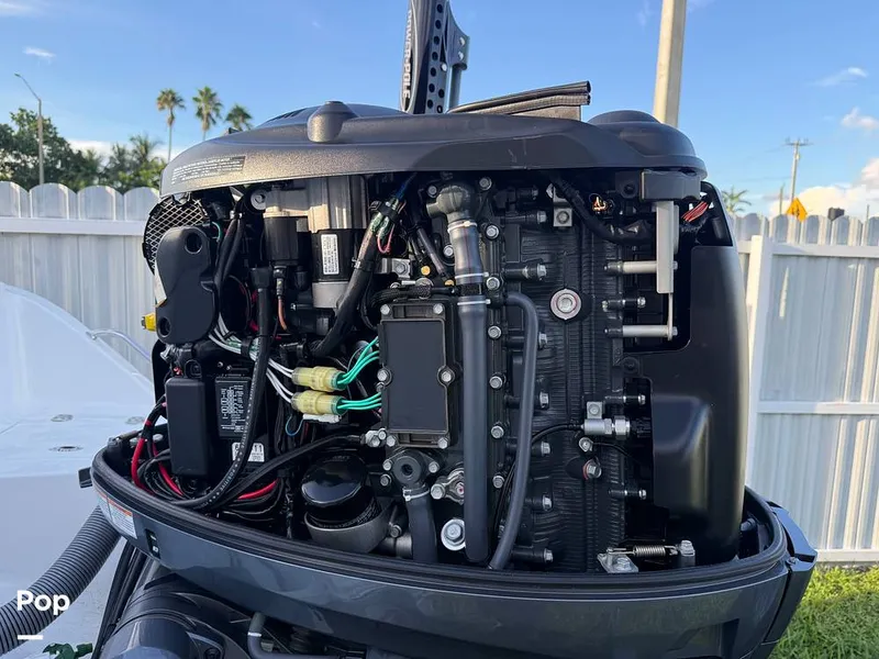Slide: The Image of Sea Hunt Ultra 229 2024 - 16728825