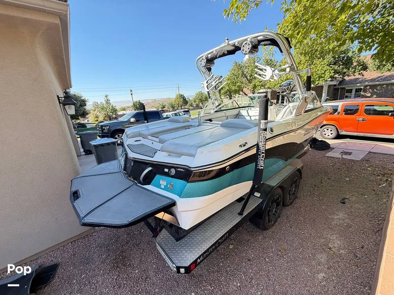 Slide: The Image of Mastercraft XT23 2017 - 16811541