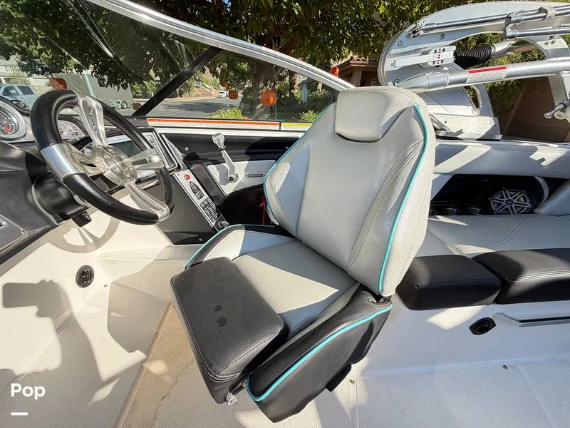 Slide: The Image of Mastercraft XT23 2017 - 16811459