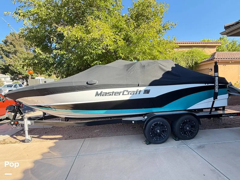 Slide: The Image of Mastercraft XT23 2017 - 16811458