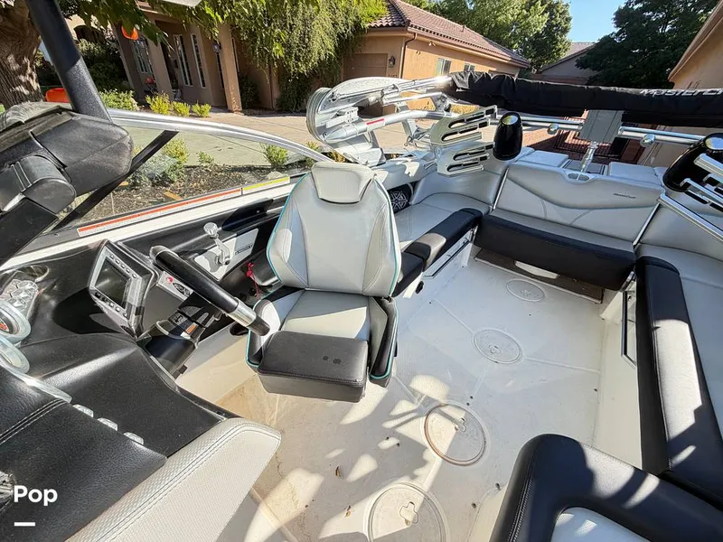 Slide: The Image of Mastercraft XT23 2017 - 16811424