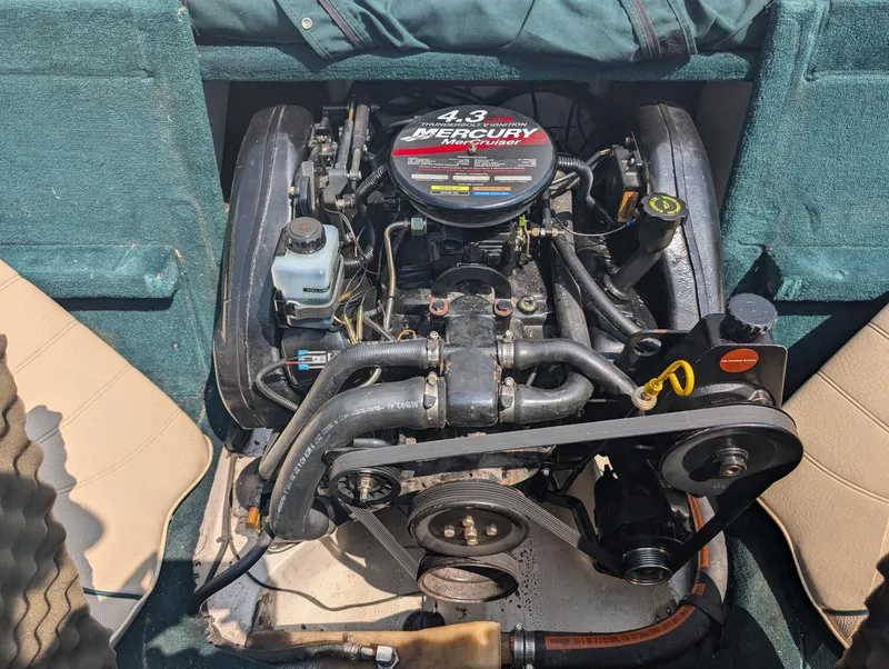 Slide: The Image of Sea Ray 185 BR 2000 - 23