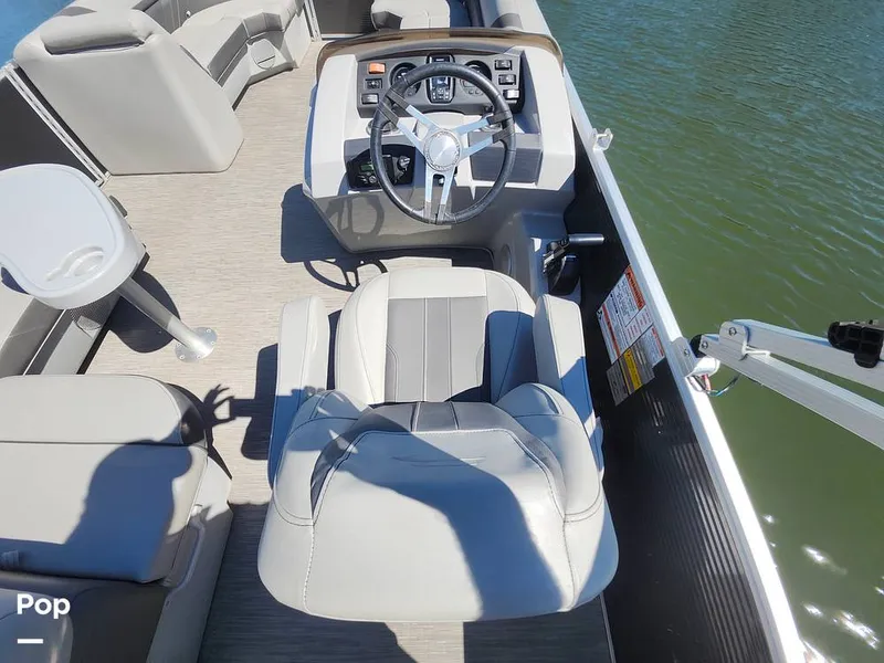 Slide: The Image of Bennington SX22 Fish and Cruise 2022 - 16776448