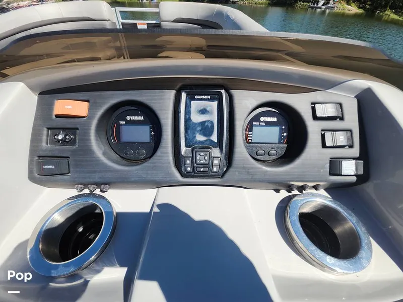 Slide: The Image of Bennington SX22 Fish and Cruise 2022 - 16776450