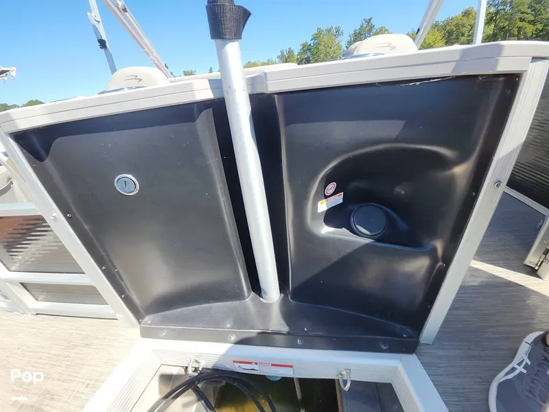 Slide: The Image of Bennington SX22 Fish and Cruise 2022 - 16776475