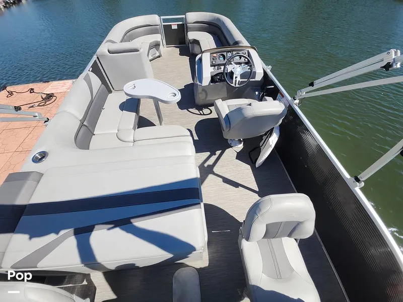 Slide: The Image of Bennington SX22 Fish and Cruise 2022 - 16776465