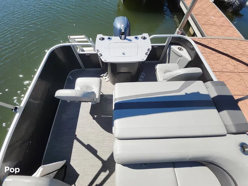 Slide: The Image of Bennington SX22 Fish and Cruise 2022 - 16776459