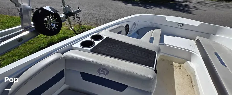 Slide: The Image of Hurricane Sundeck Sport 185 OB 2023 - 16775768