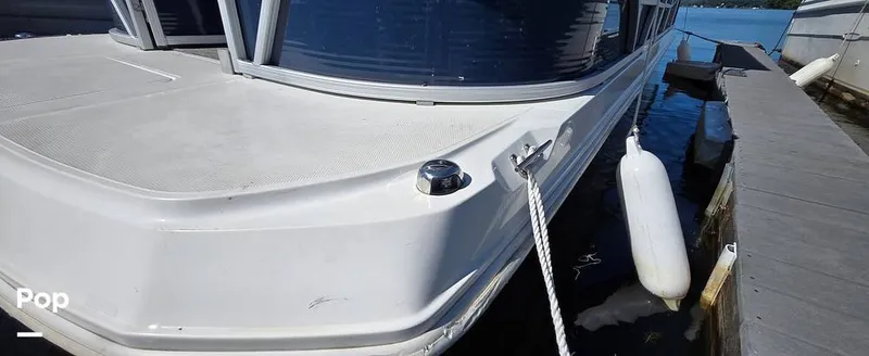 Slide: The Image of Hurricane Sundeck Sport 185 OB 2023 - 16744548
