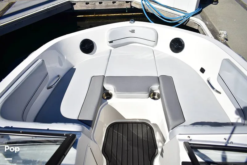 Slide: The Image of Bayliner VR5 2025 - 16720794